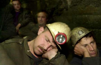 tired_miners_25nov2002.jpg